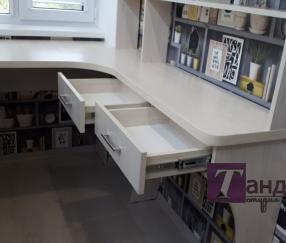Столы Компьютерные столы Столы для макияжа